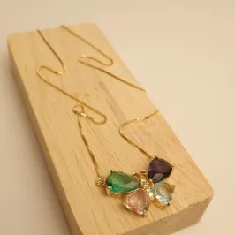 Colar Borboleta em Pedras