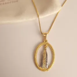 Colar Nossa Senhora no Círculo