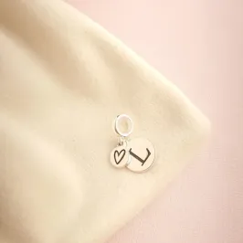 Berloque Prata Letras Laser