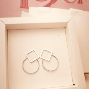 Argola Steel com Quadrado