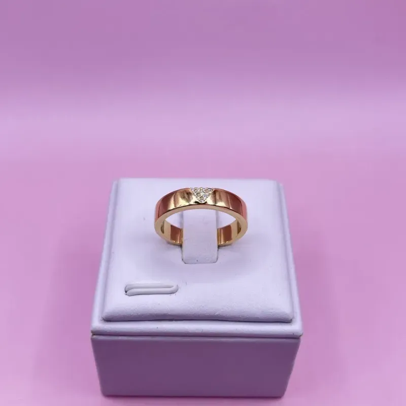 Anel liso com Zircônia