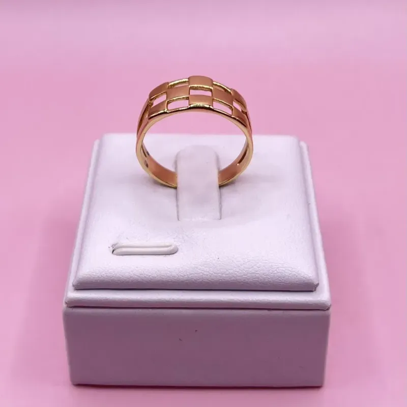 Anel Quadradinhos Vazados