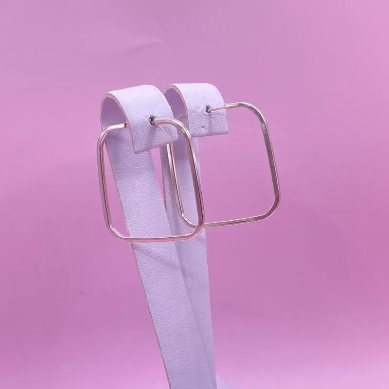 Argola Prata Quadrada Pequena