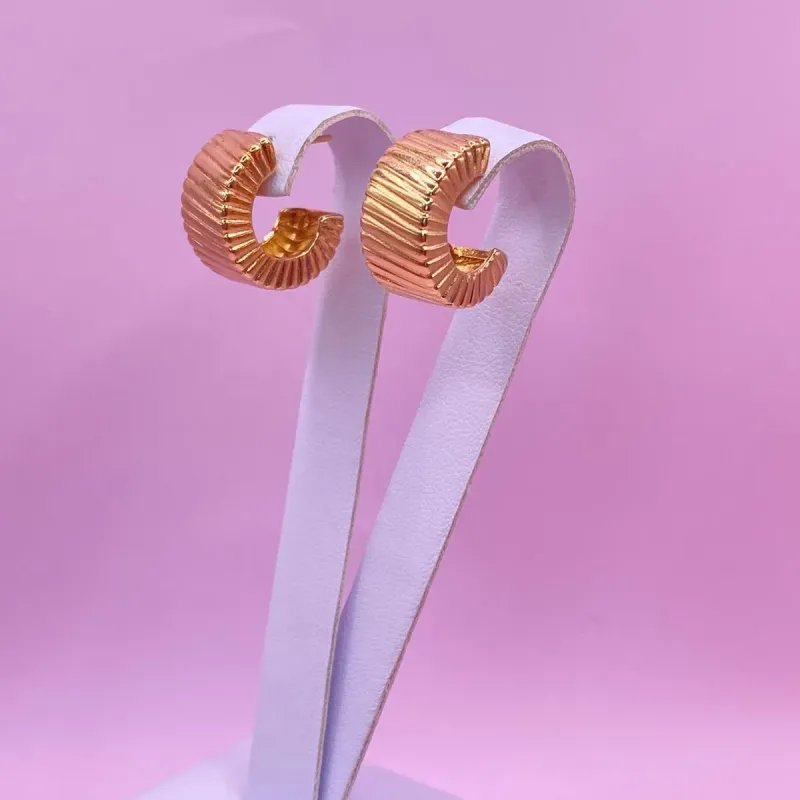 ARGOLA TEXTURIZADA LISA