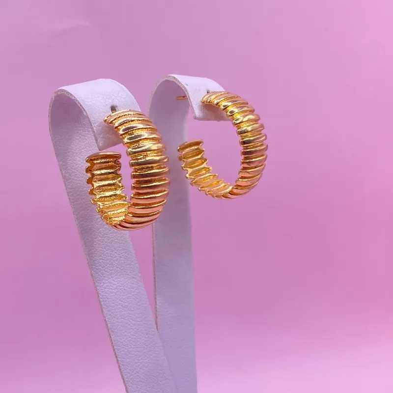 Brinco Argola com Linhas Horizontais