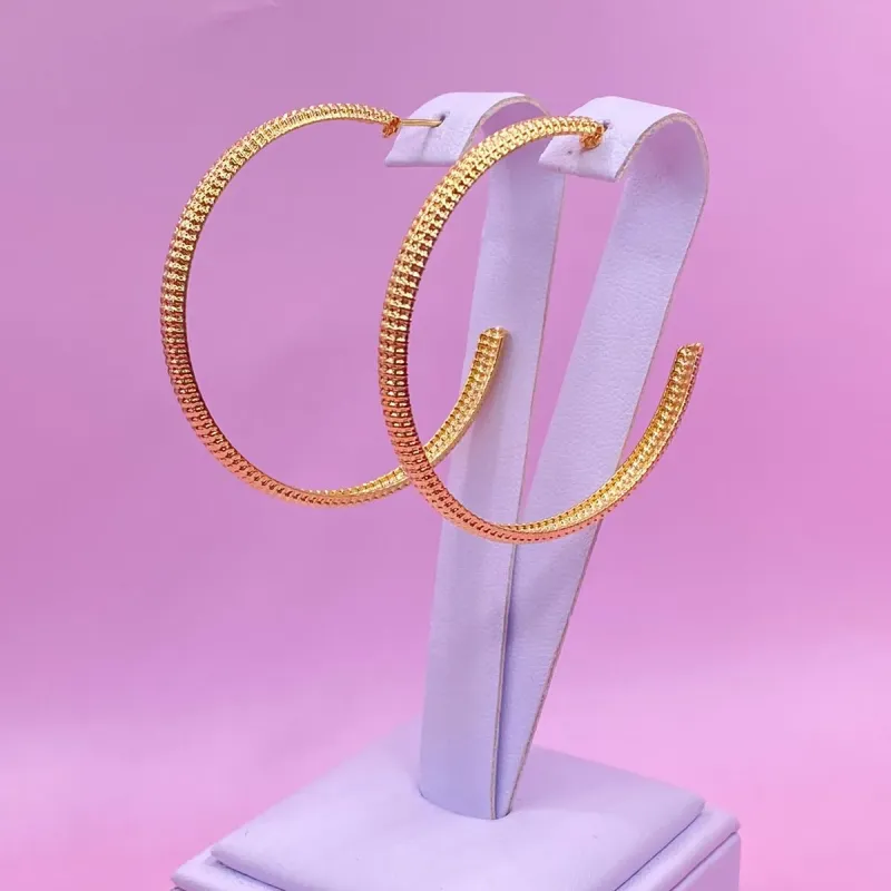 BRINCO ARGOLA DETALHADO GRANDE