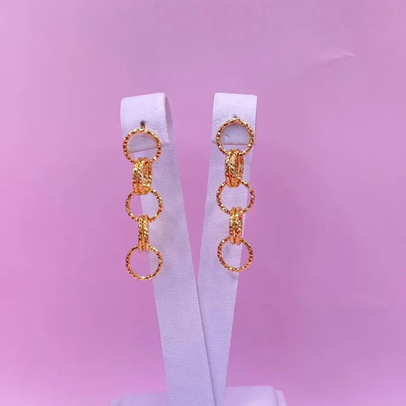 BRINCO ARGOLA ELOS DETALHADOS