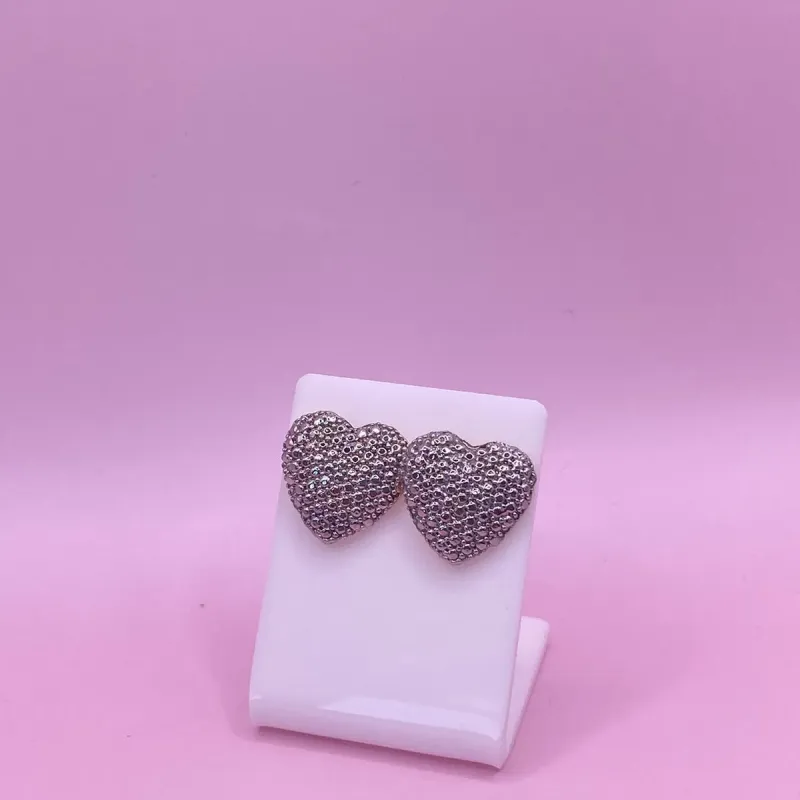 Brinco coraçao Sara