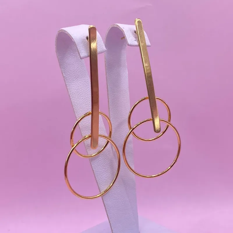 BRINCO DETALHE DUAS ARGOLAS