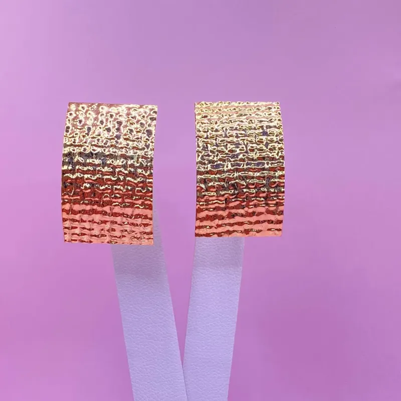 Brinco Quadrado Furadinho