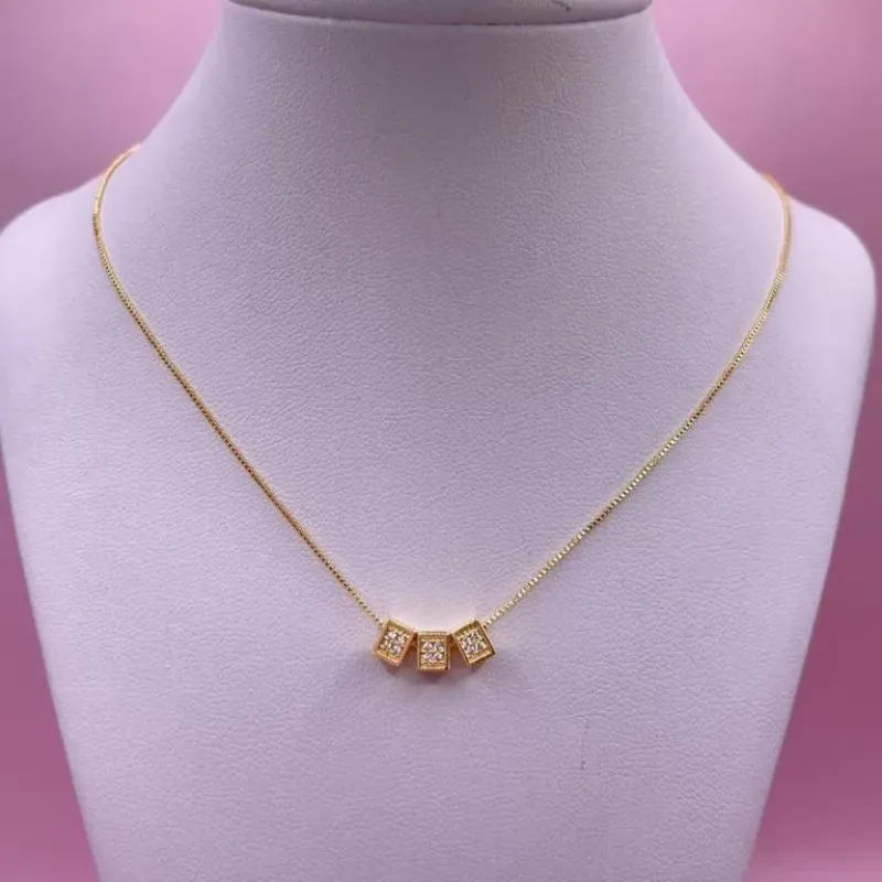 Colar Três Quadradinhos Zircônia