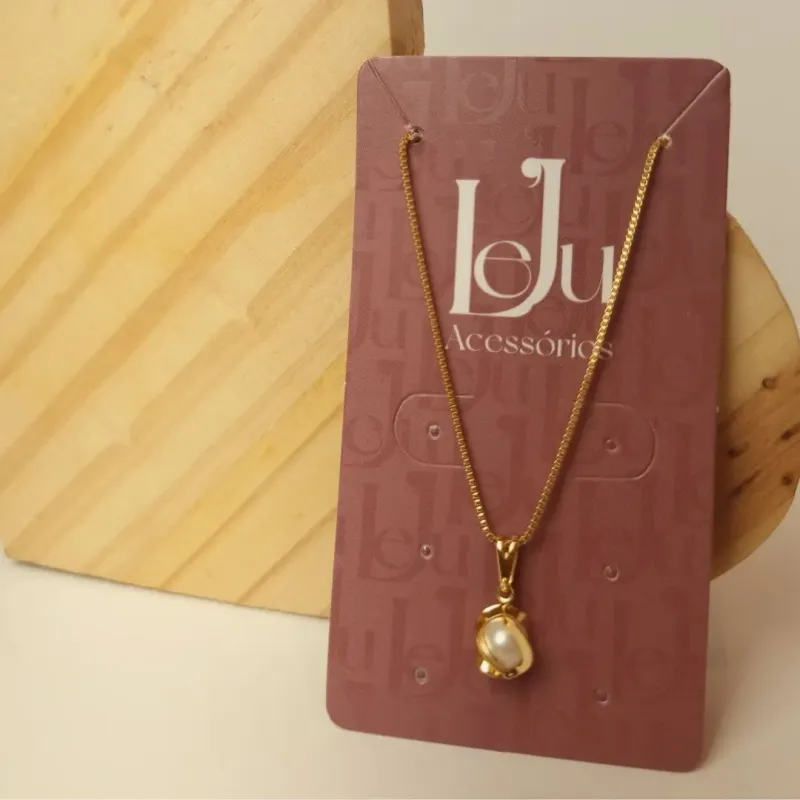 Colar Pérola Detalhes Dourado
