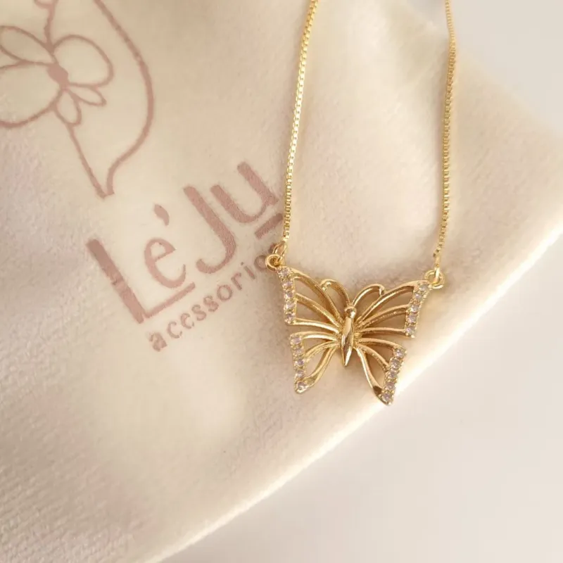 Colar Borboleta Cravejada