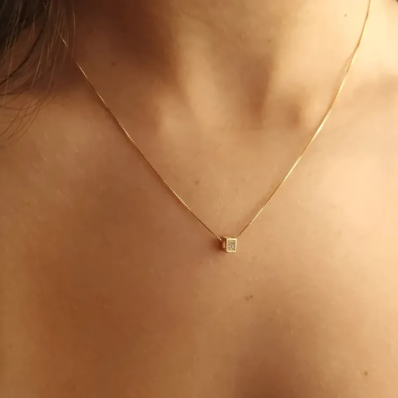 Colar Dadinho com Zircônias