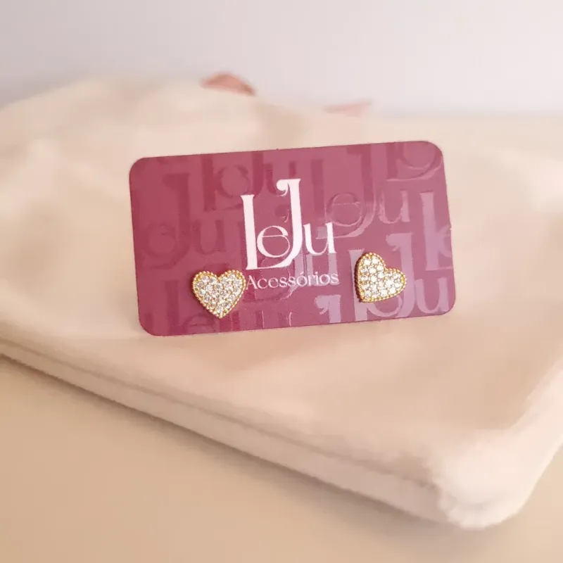 Brinco Coraçãozinho Cravejado