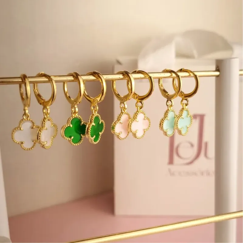 Brinco Van Cleef Leitosa