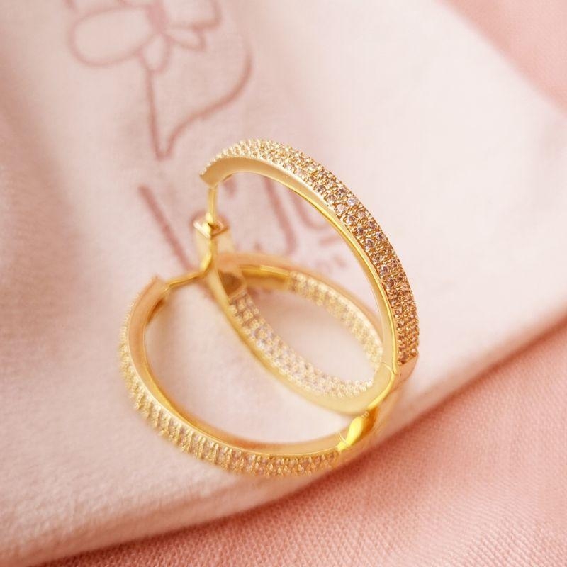 Argola Lux com Fecho Jóia Cravejada