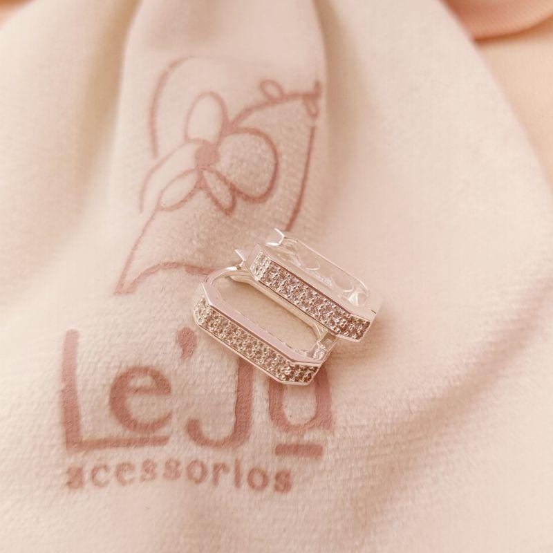 Argola Tranqueta Quadrada em Banho de Prata