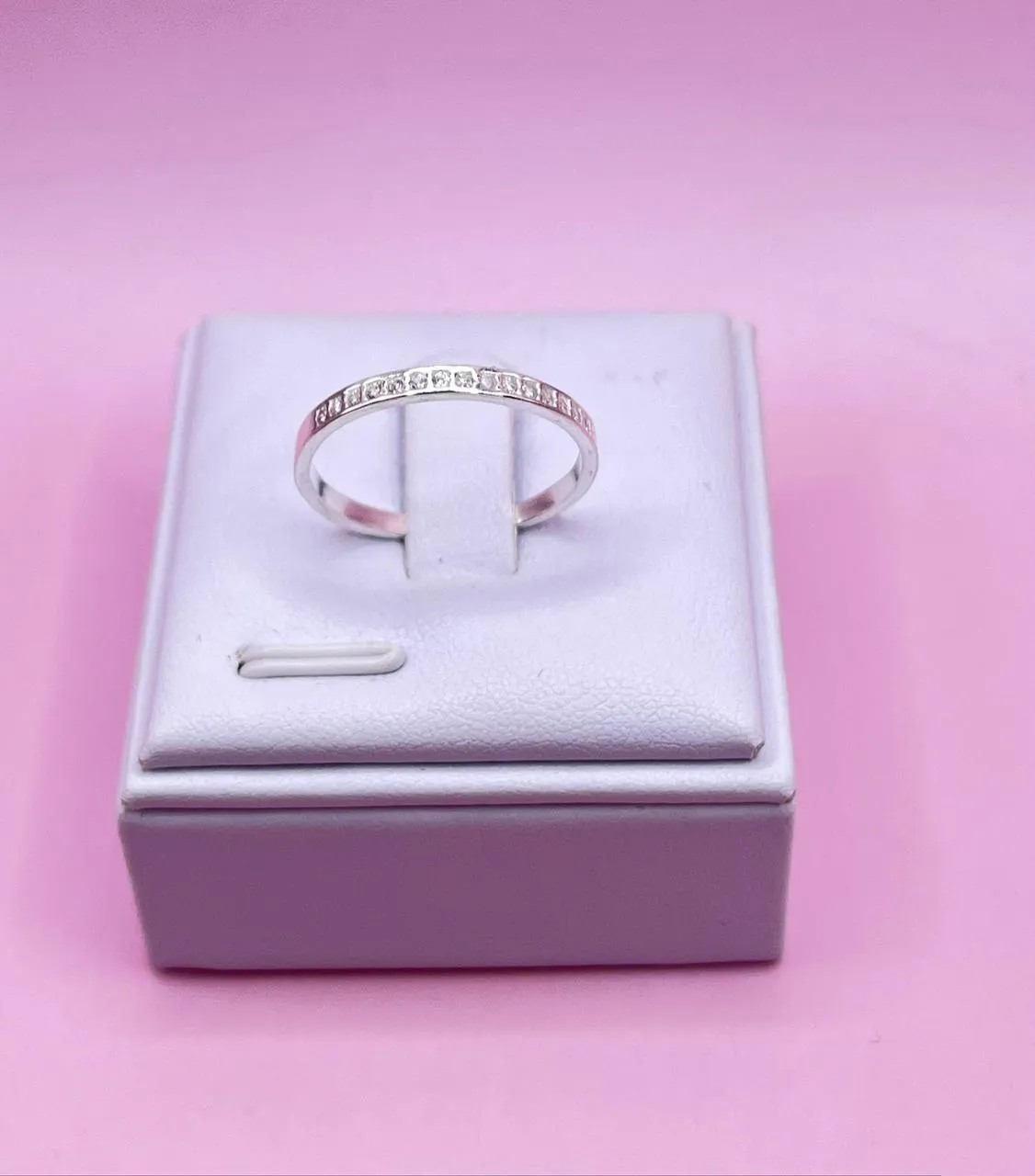 Anel Aparador com Zircônias