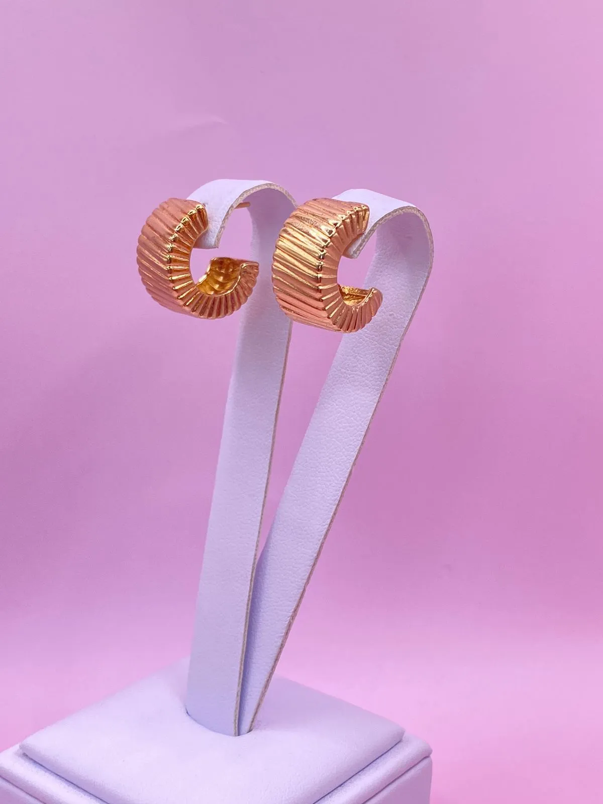 ARGOLA TEXTURIZADA LISA