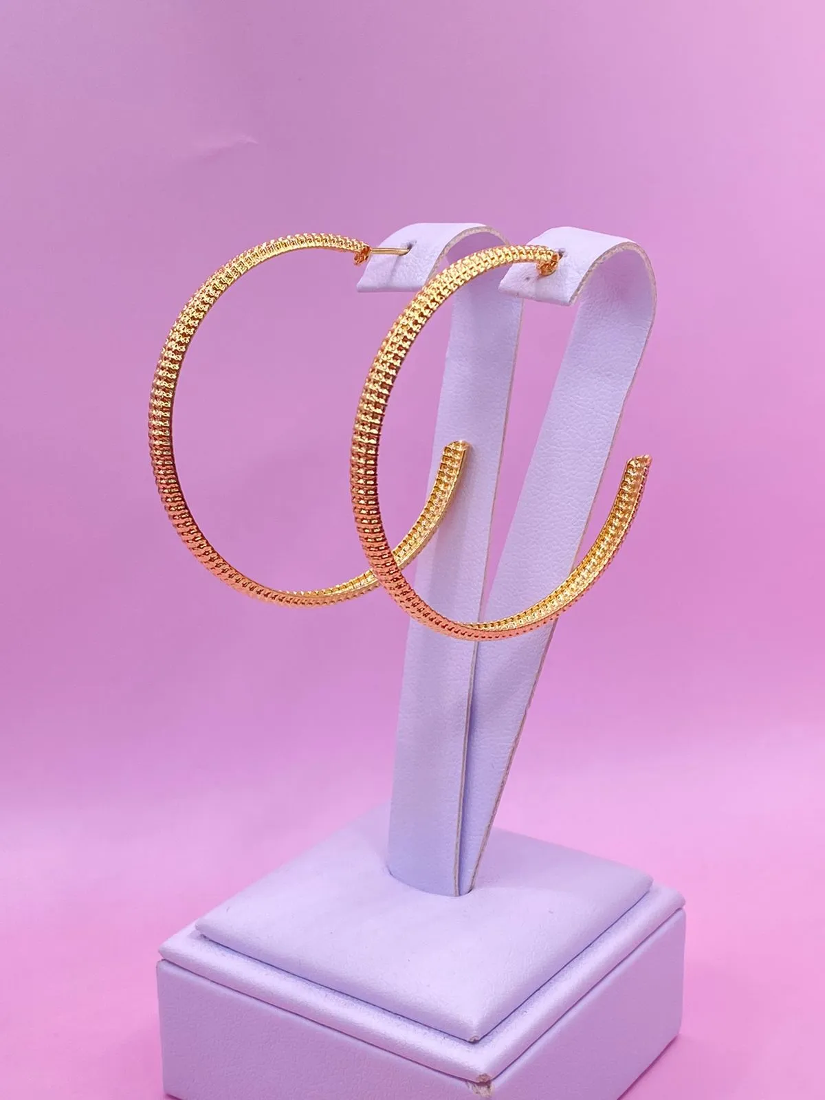 BRINCO ARGOLA DETALHADO GRANDE