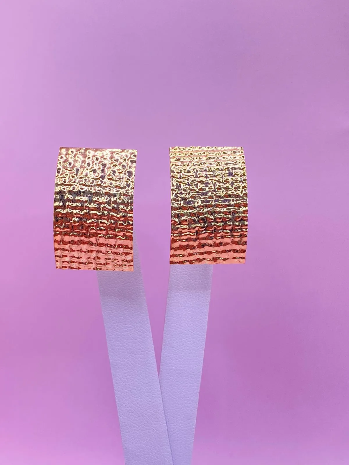 Brinco Quadrado Furadinho