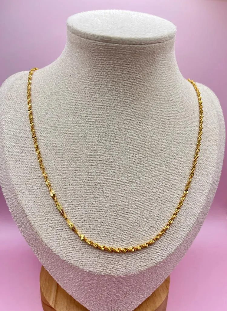 Colar Corrente Fita Torcida