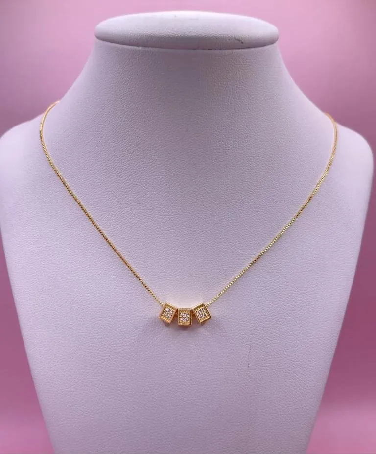 Colar Três Quadradinhos Zircônia