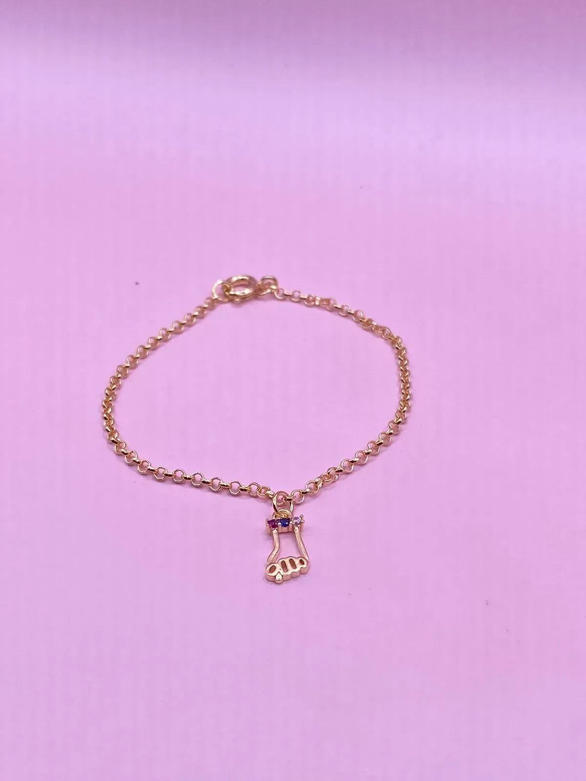 Pulseira infantil Mão Pedras Coloridas