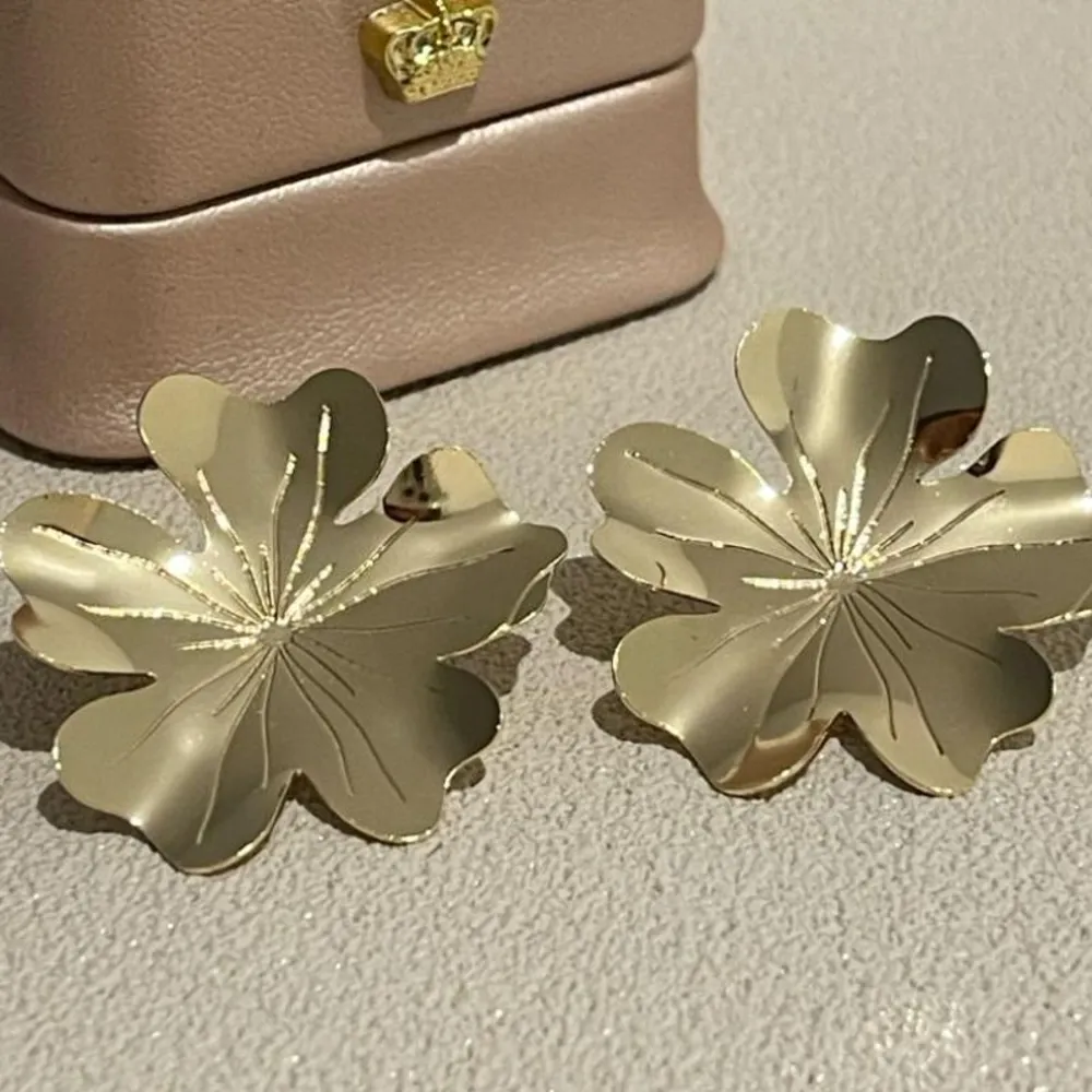 Brinco Flor de Bálsamo