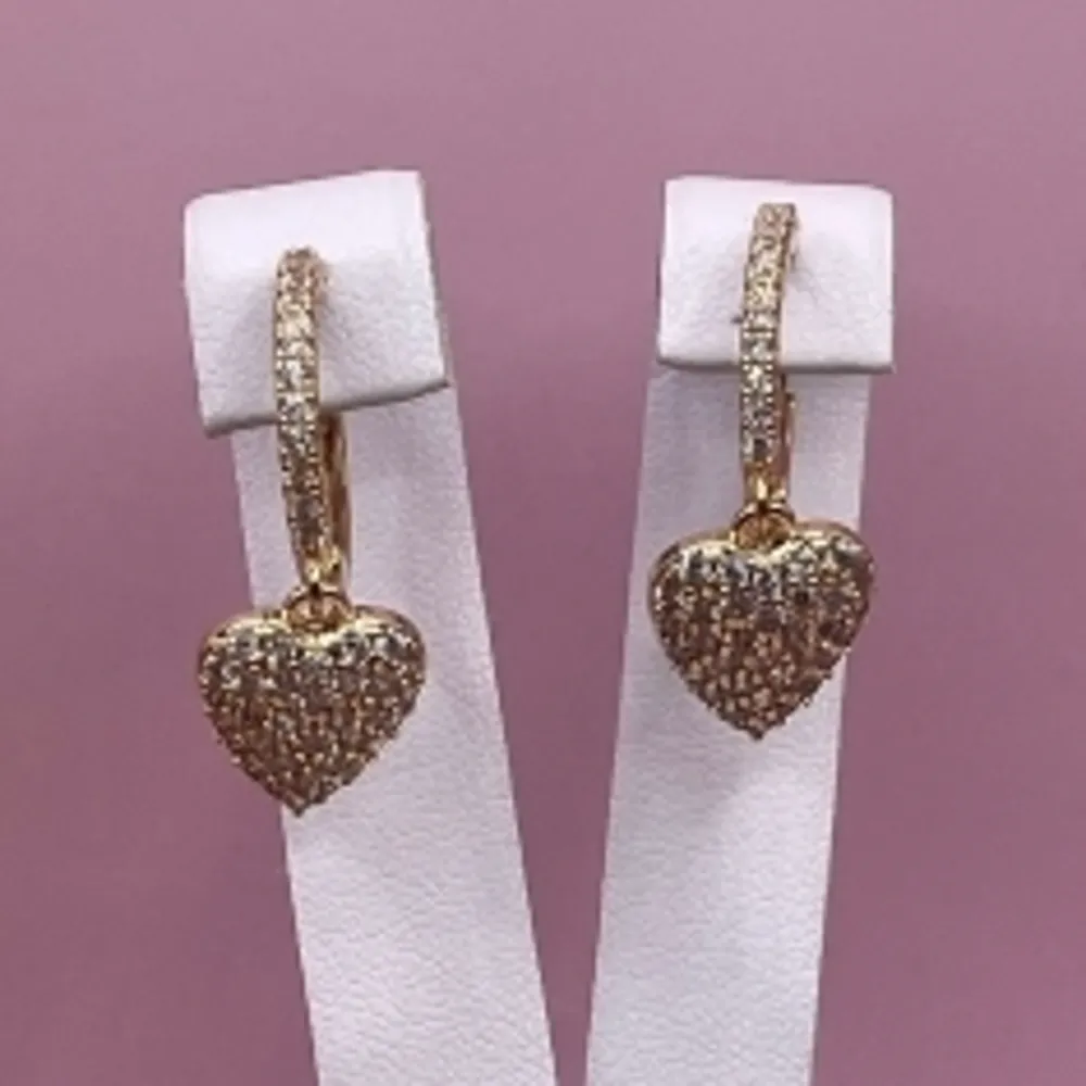 Brinco Tranqueta Coração Cravejado