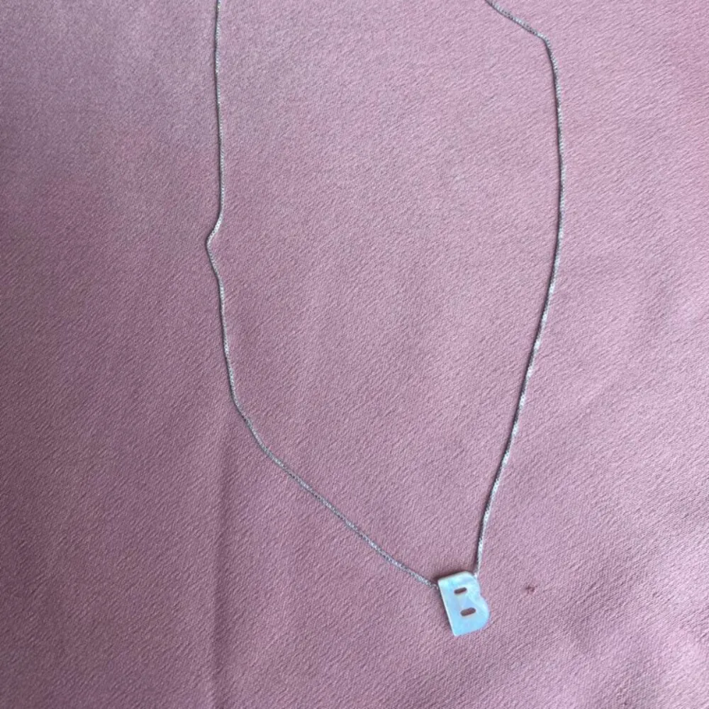 Gargantilha Prata Inicial em Madrepérola