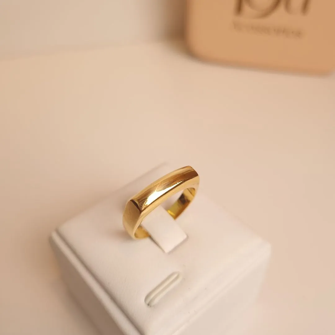 Anel com Detalhe Quadrado