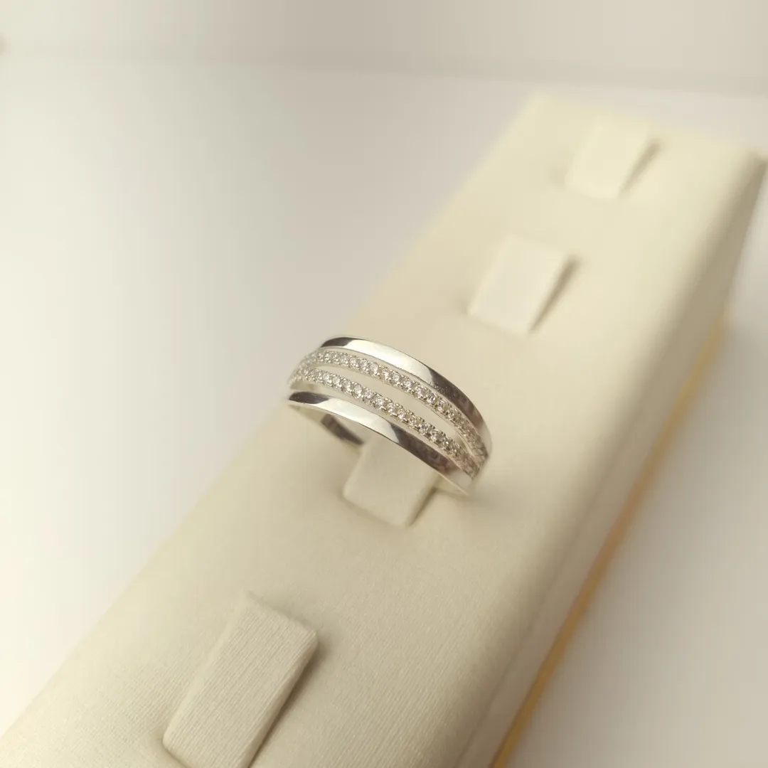 Anel Prata Listas em Zircônias