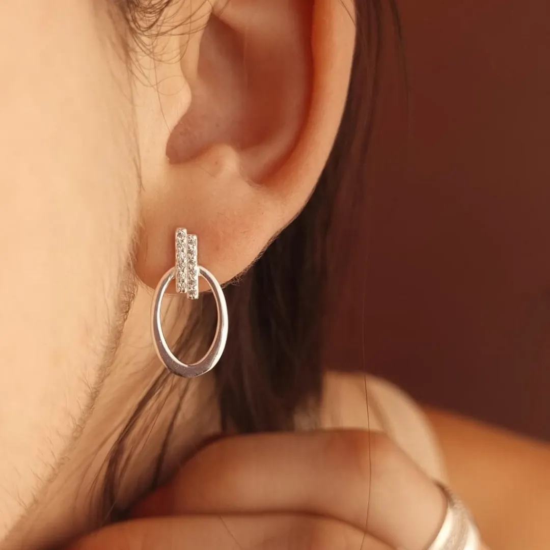 Brinco Prata Oval com Zircônia