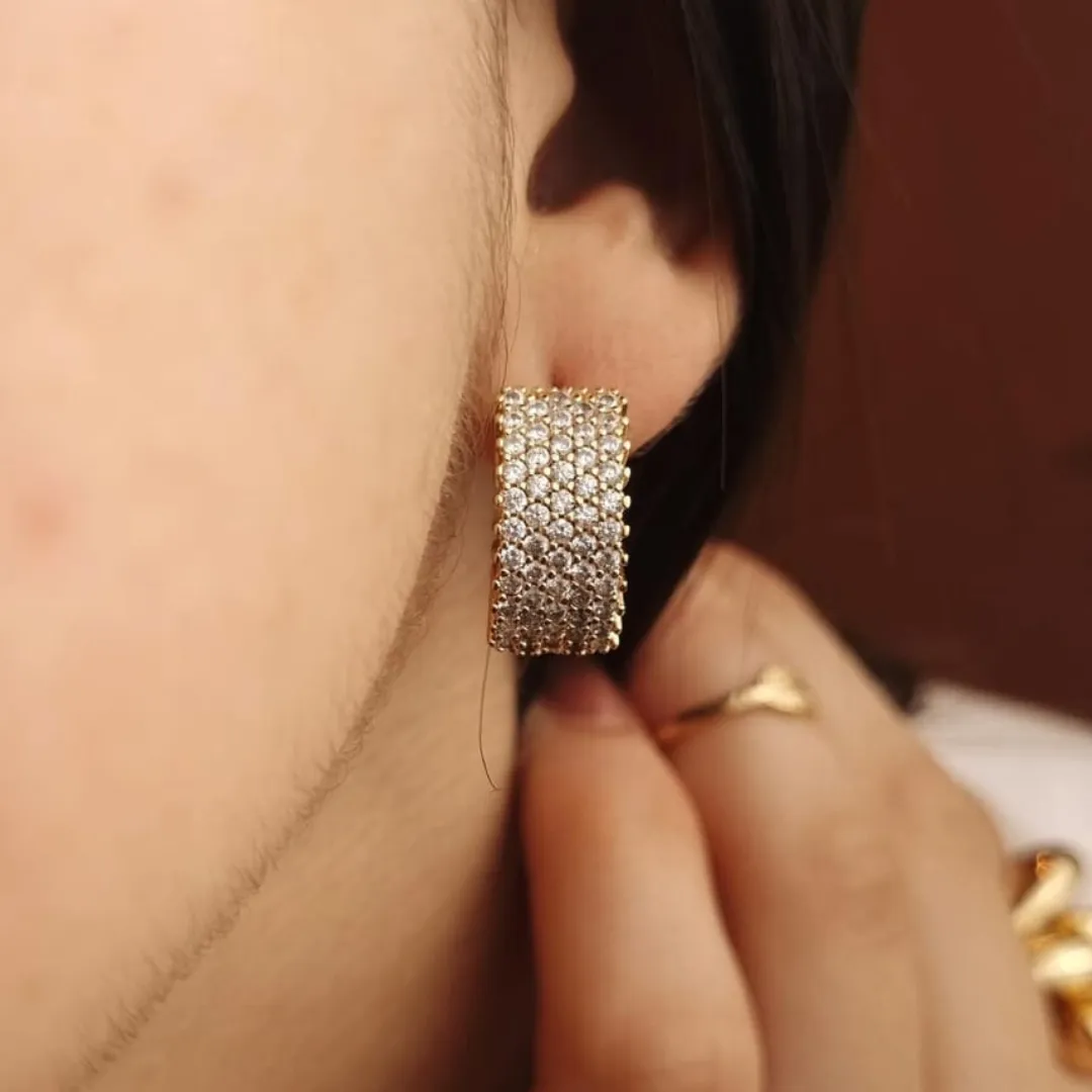 Brinco Tranqueta Cinco Fios de Zirconias