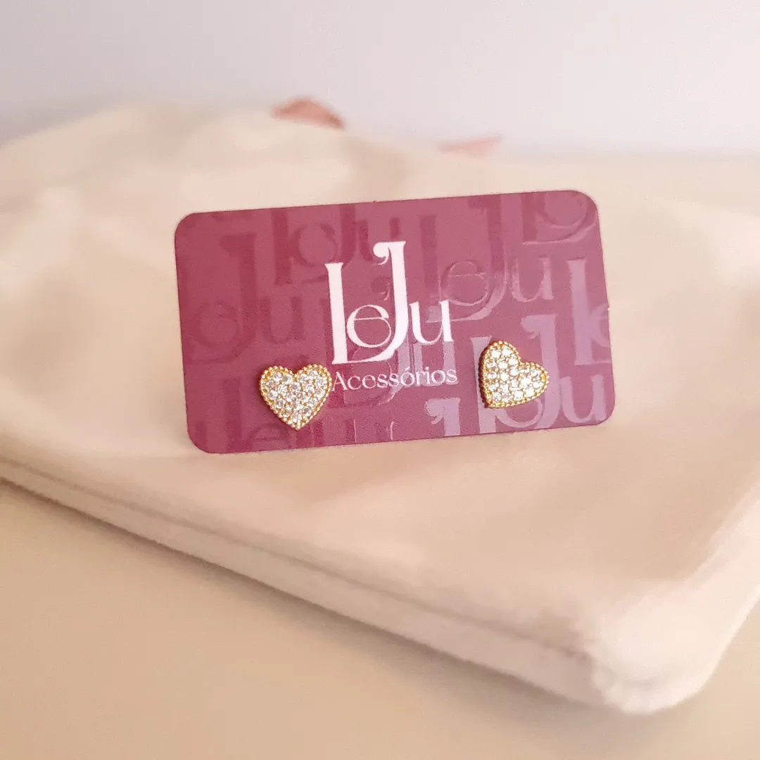 Brinco Coraçãozinho Cravejado