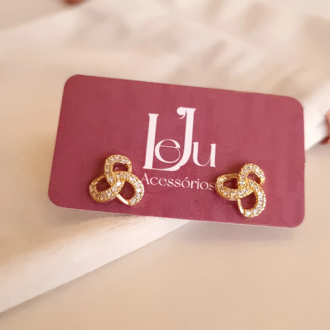 Brinco Trevo Cravejado