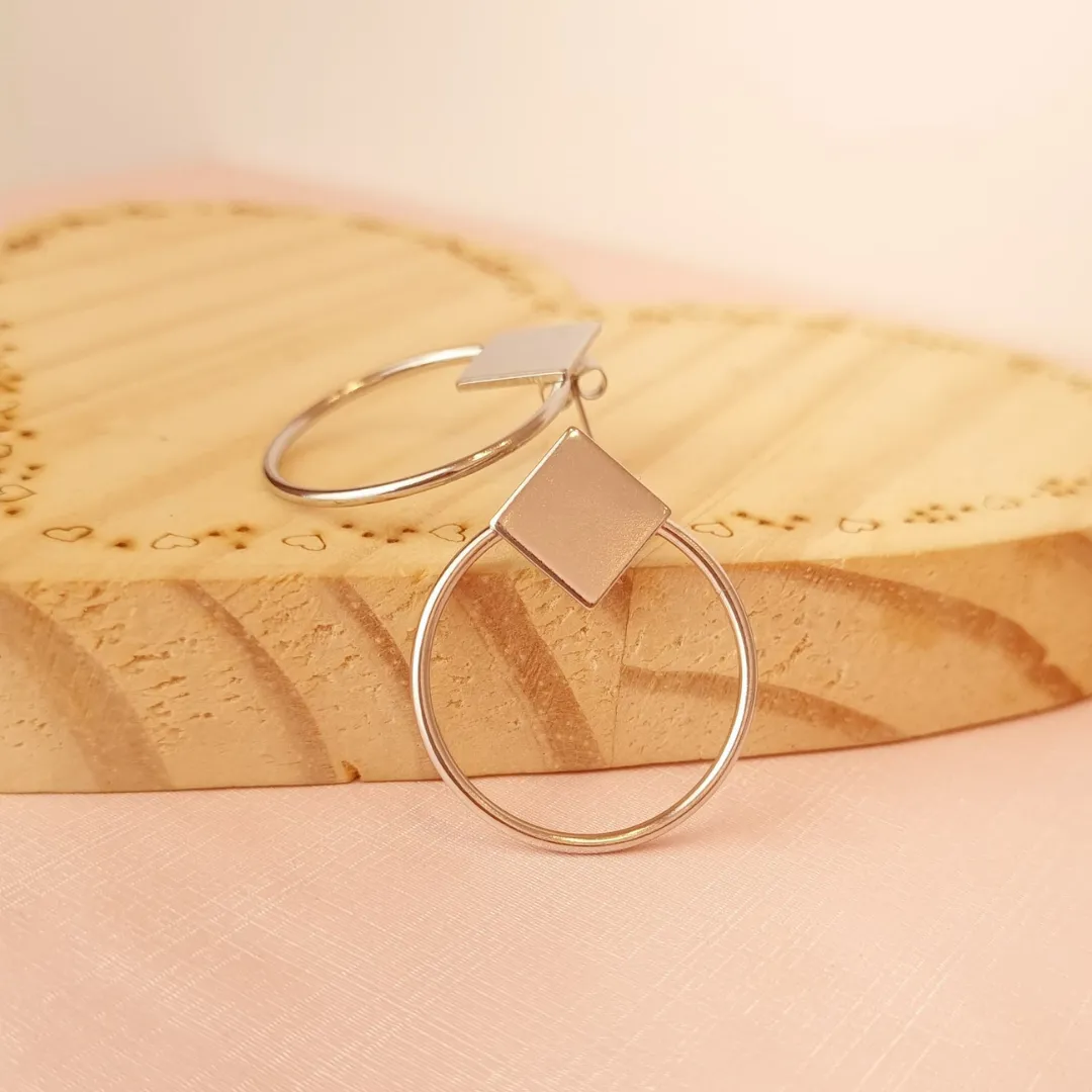 Brinco Argola Steel com Quadrado