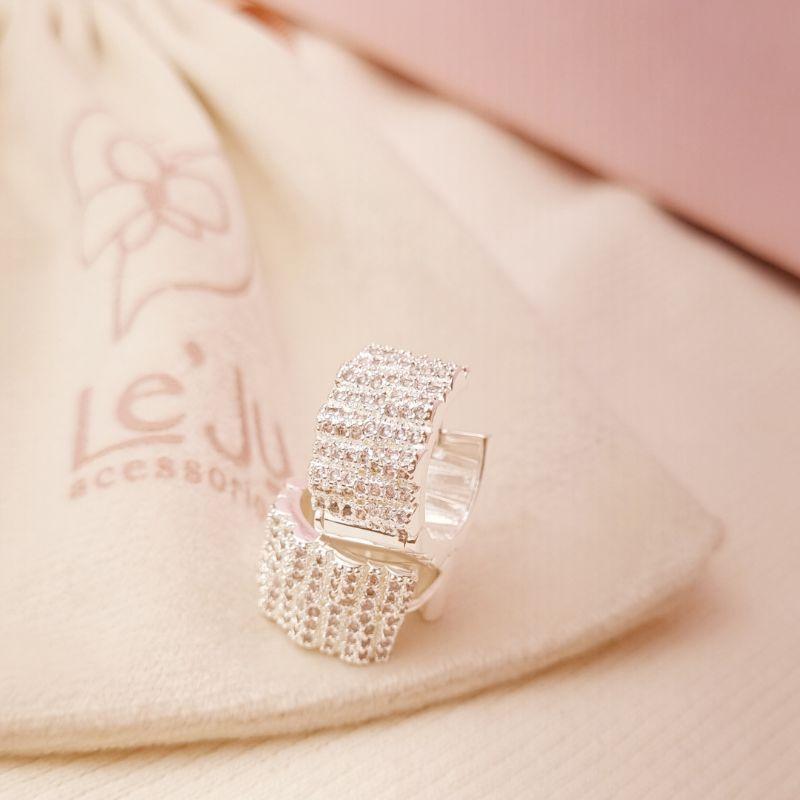 Argola Lux Cravejada Larga Banhada a Prata