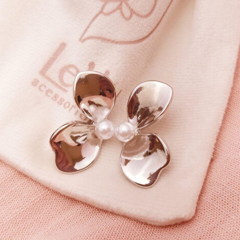 Brinco Inox Meia Flor com Pérola